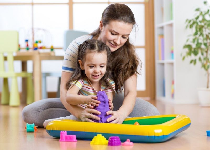 Piasek kinetyczny 5 kg NaturSand z piaskownicą Adam Toys