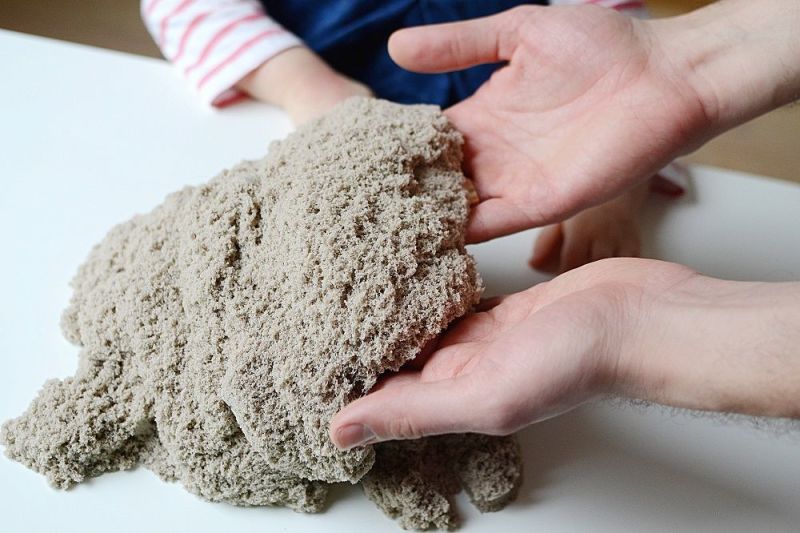 Piasek kinetyczny 5 kg NaturSand z piaskownicą Adam Toys
