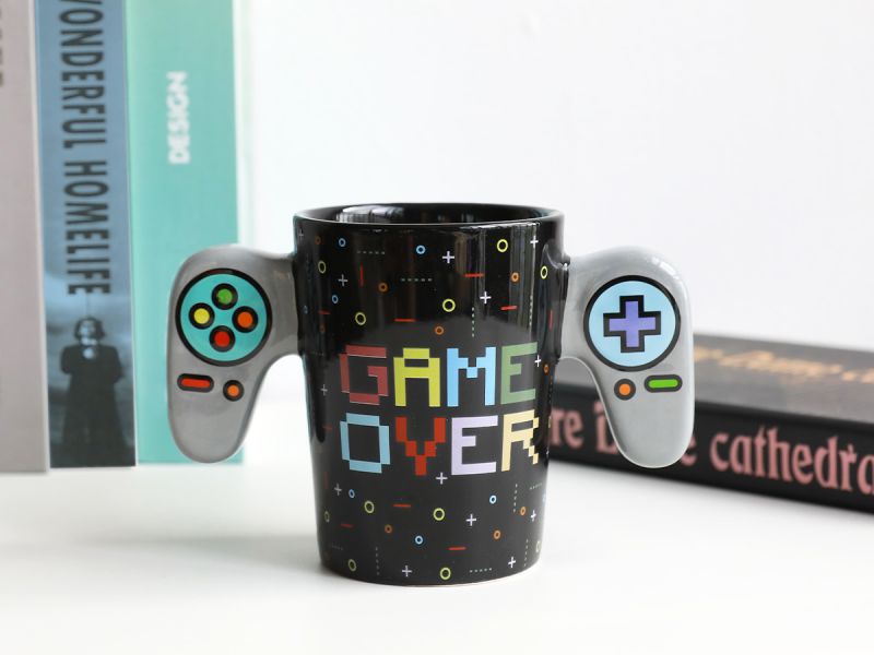 Kubek ceramiczny z dwoma uchwytami Game over